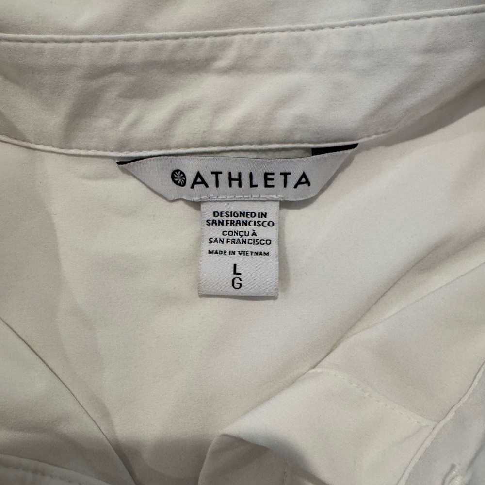 Athlete Sleeveless White Button-Up collared Blouse - Picture 4 of 7